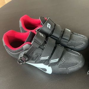 Men’s Peloton cycling shoes.  Size 43.